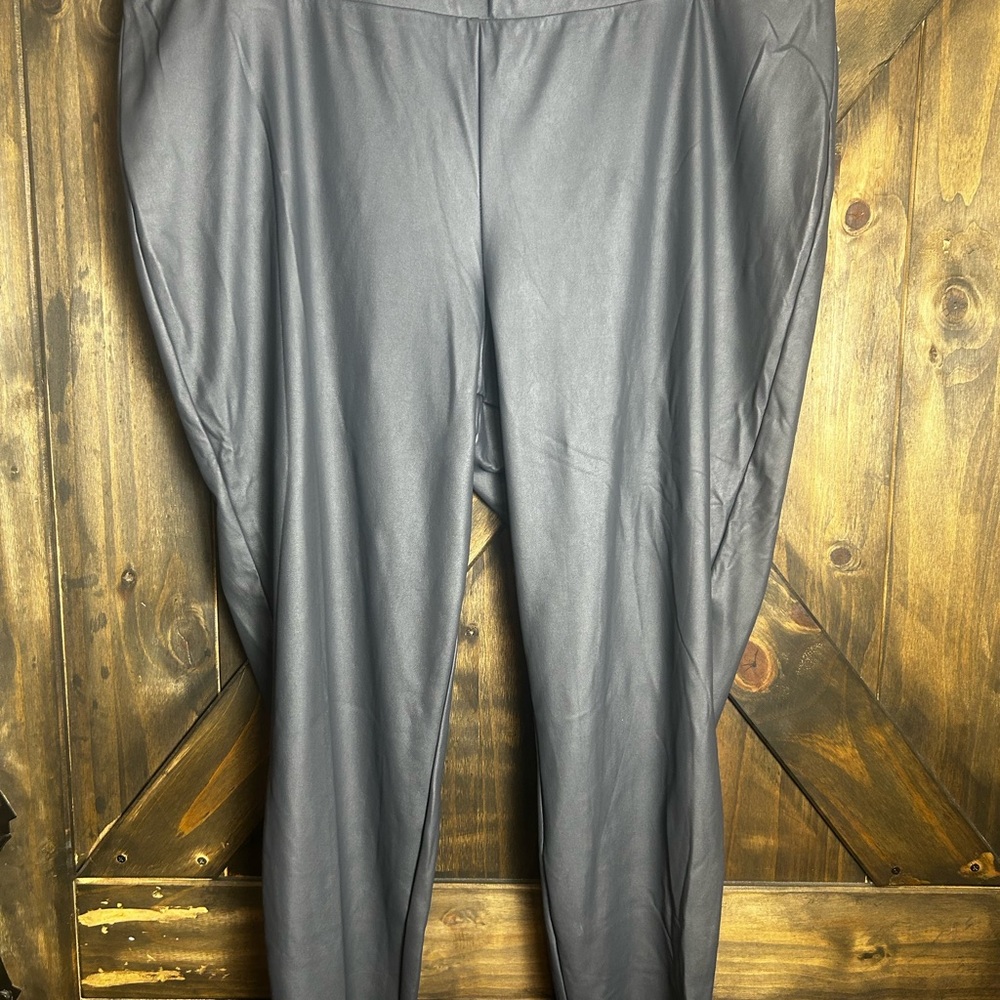 Torrid Women’s Black Pleather Spandex Leggings Size 4XL